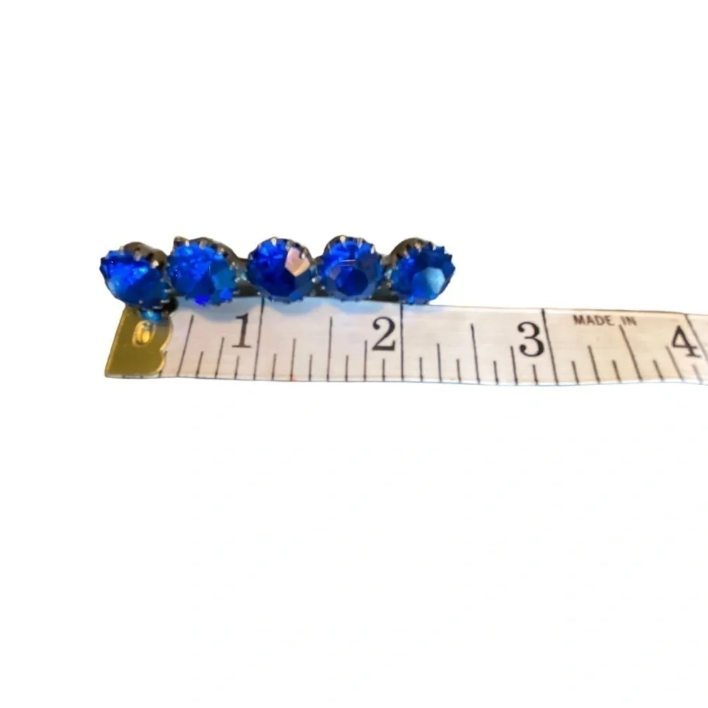vintage  ART DECO era faceted blue sapphire paste crystal stone brooch